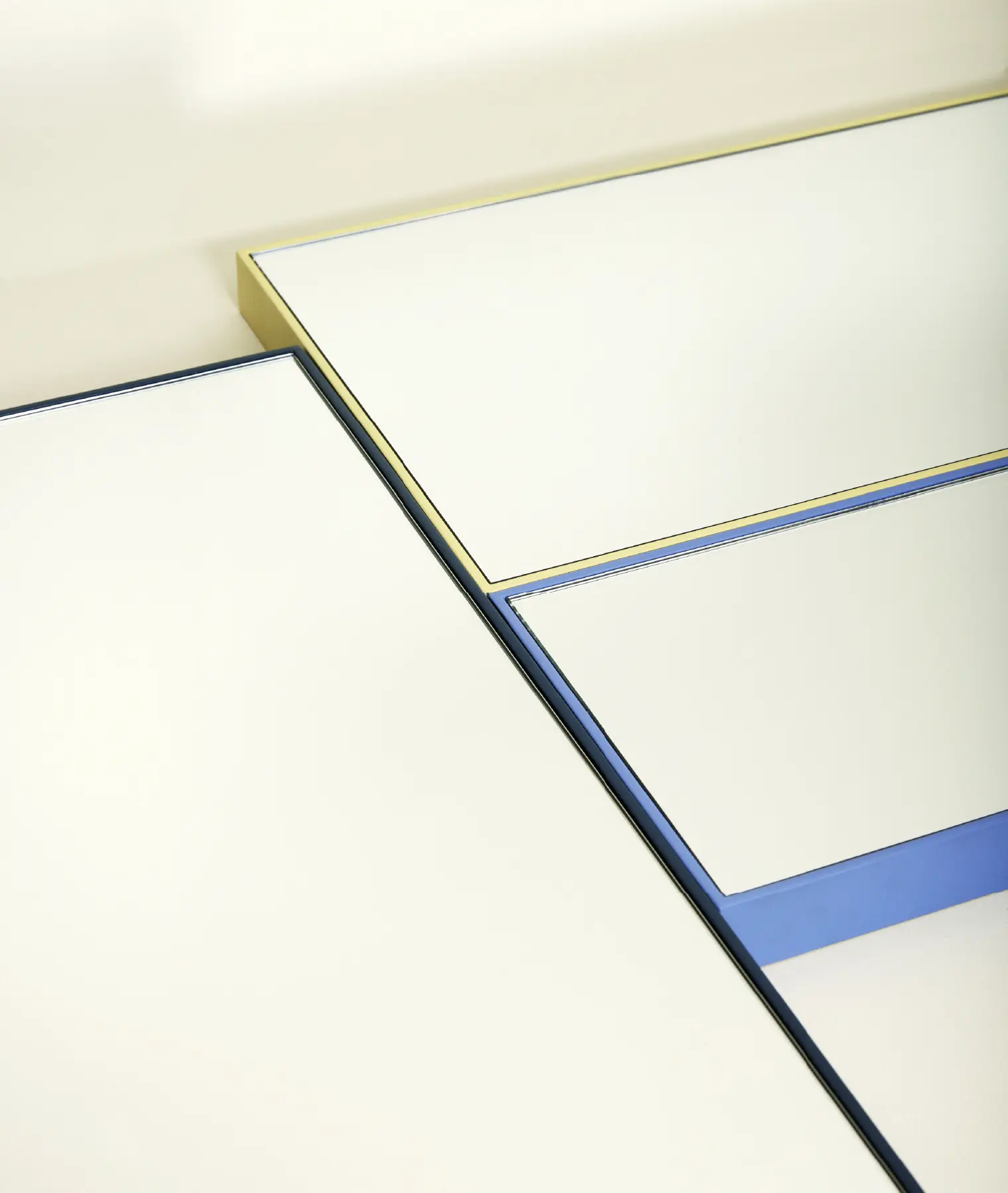 Miroir medium Shine - jaune - Hübsch | Manoir Plume