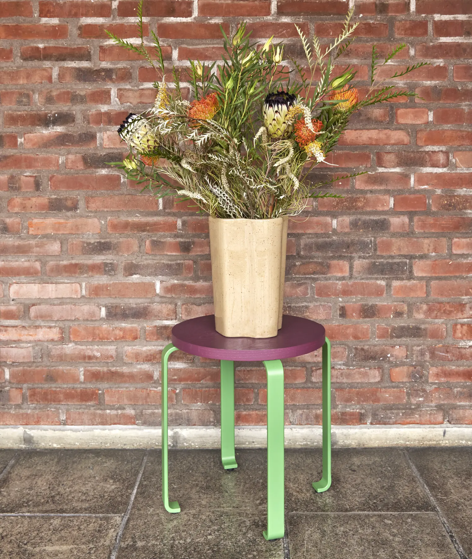 Tabouret Smile - bordeaux/vert - Hübsch | Manoir Plume