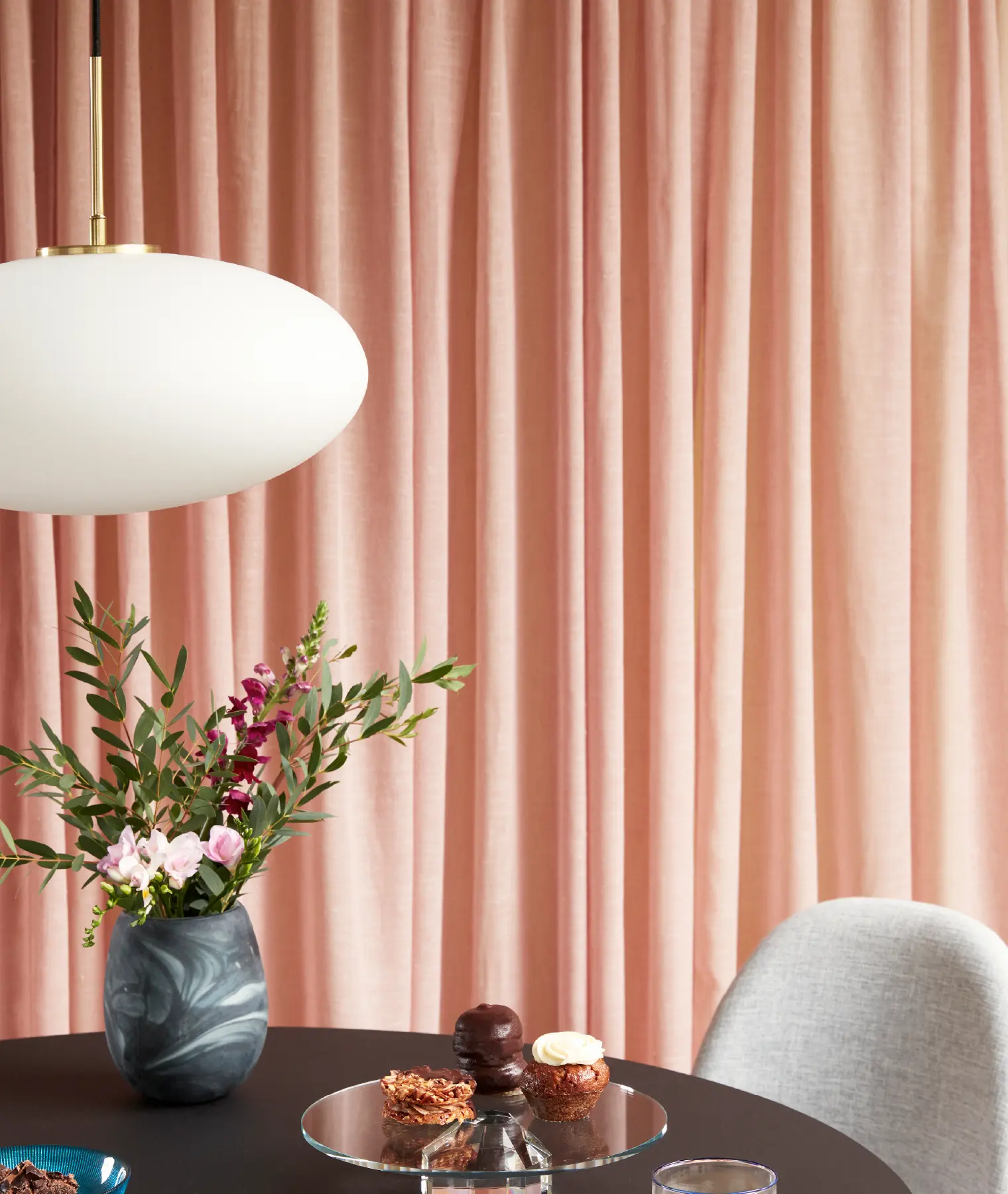 Suspension ellipse Muse - blanc - Hübsch | Manoir Plume