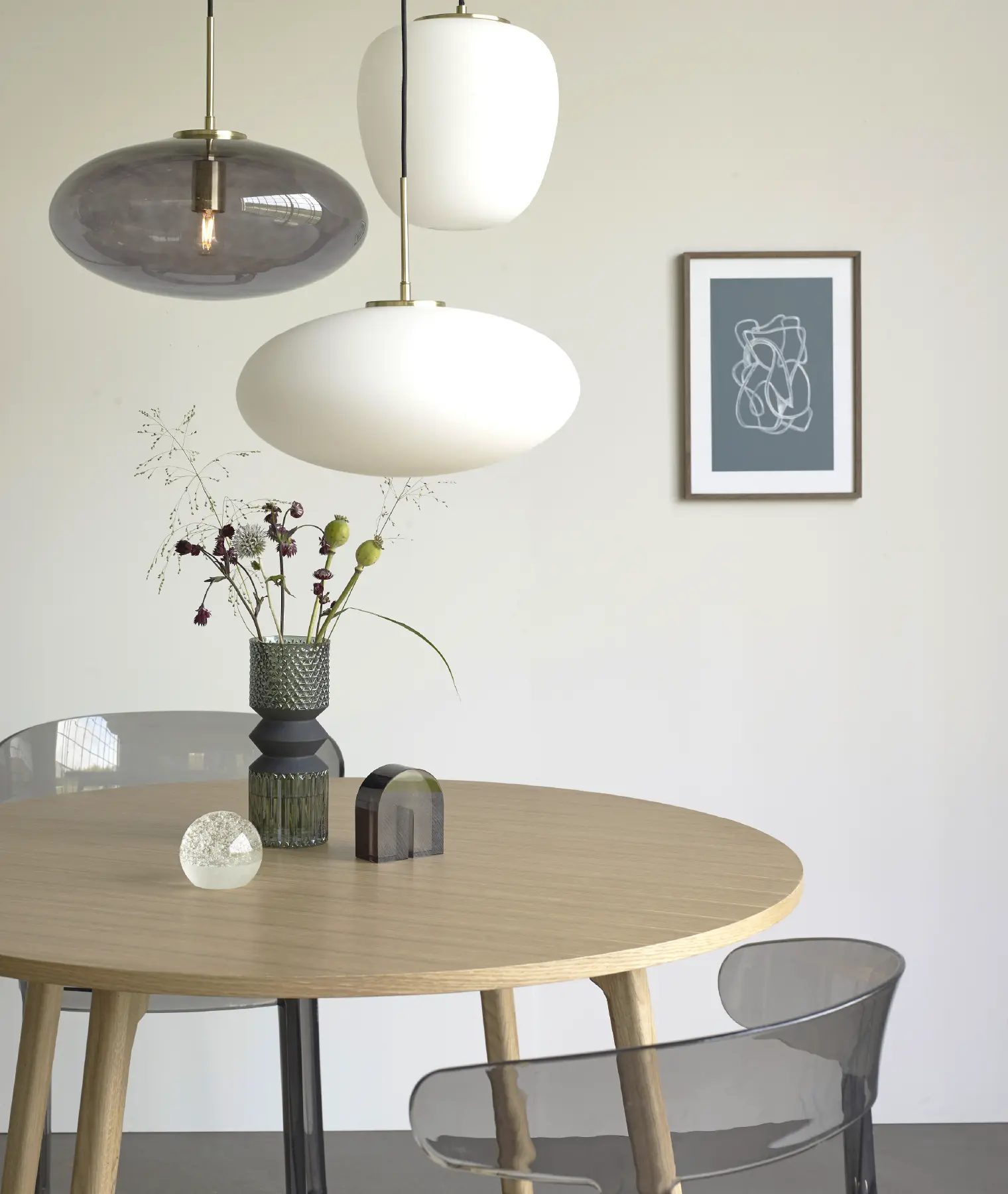 Table à manger ronde Ground - chêne clair - Hübsch | Manoir Plume