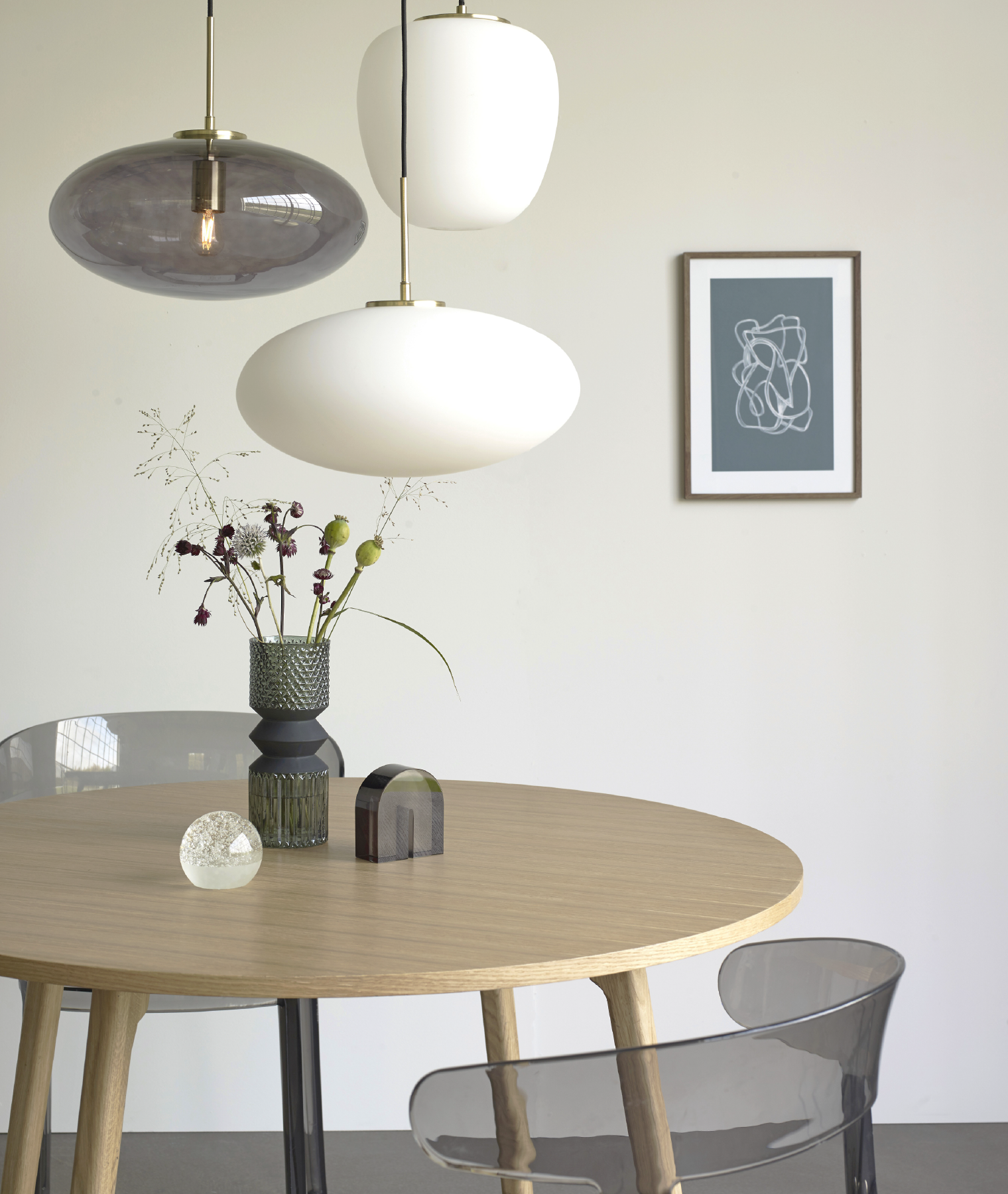 Table à manger ronde Ground - chêne clair - Hübsch | Manoir Plume