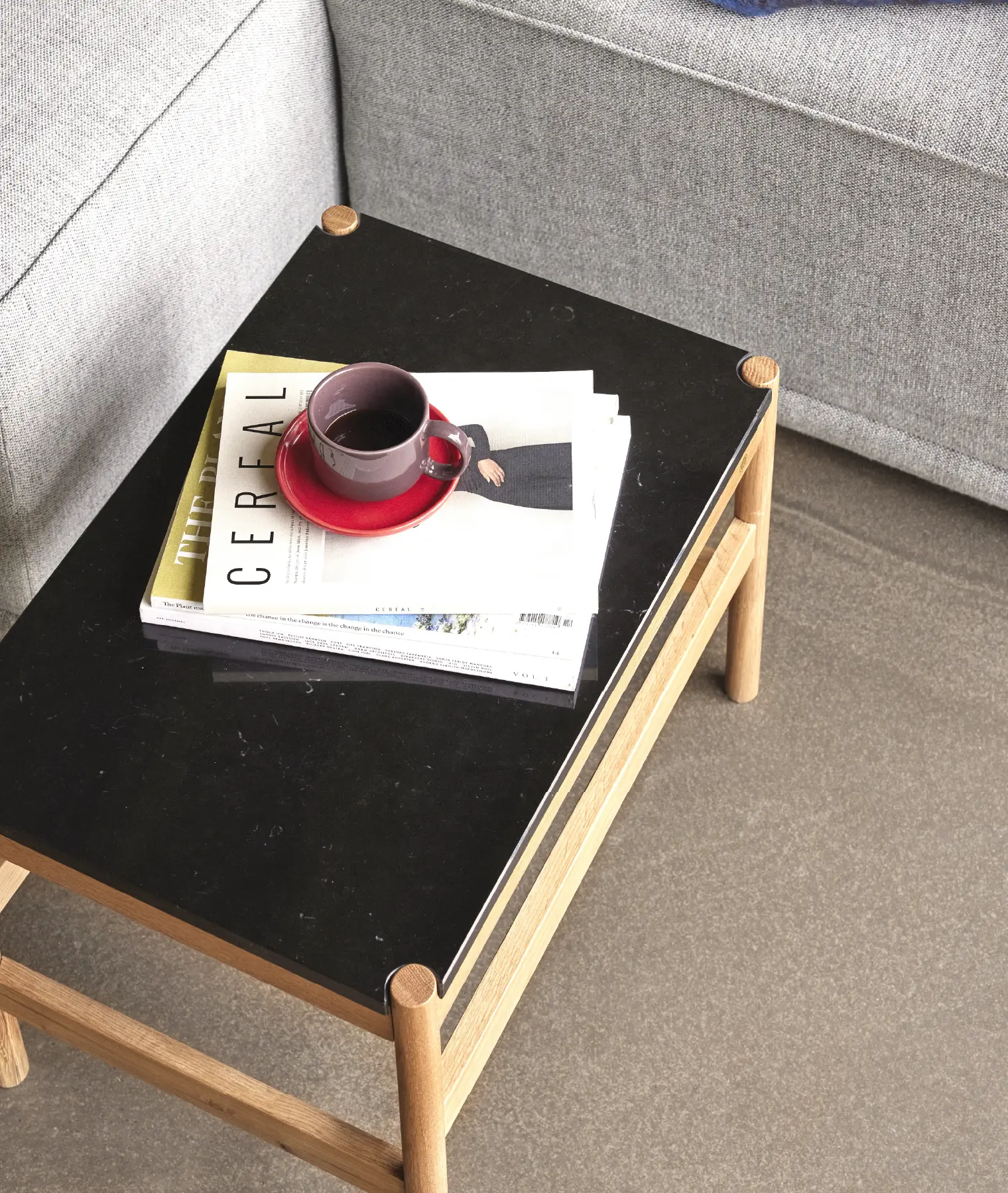 Table d'appoint Raw - noir/chêne clair - Hübsch | Manoir Plume