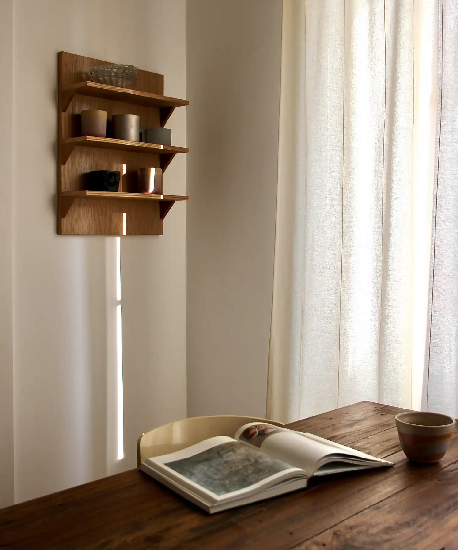 Étagère murale Straight - chêne clair - Hübsch | Manoir Plume