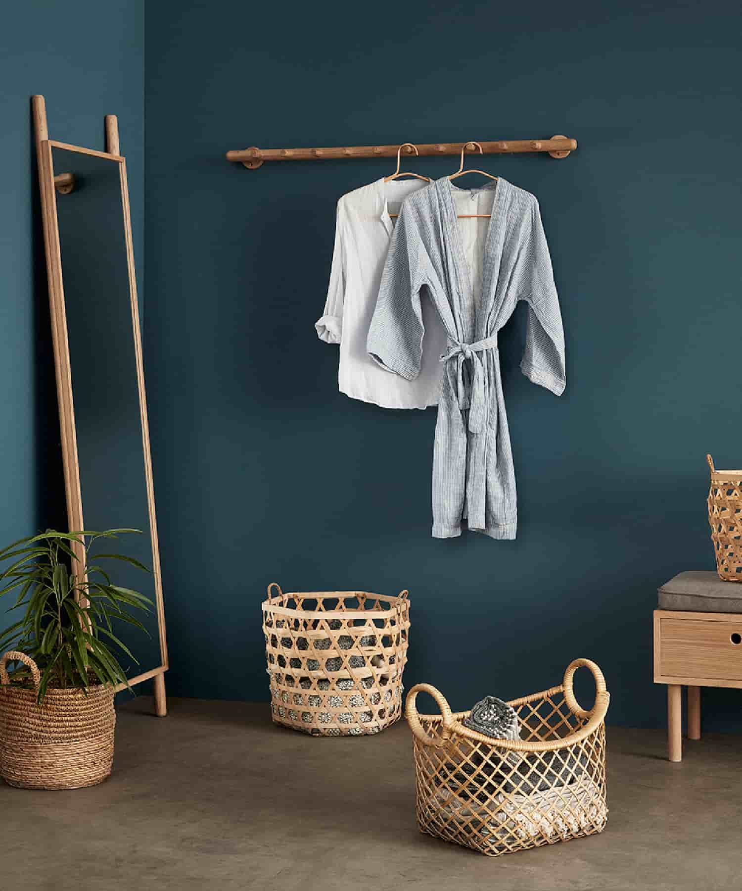 Miroir de sol Lean - chêne clair - Hübsch | Manoir Plume