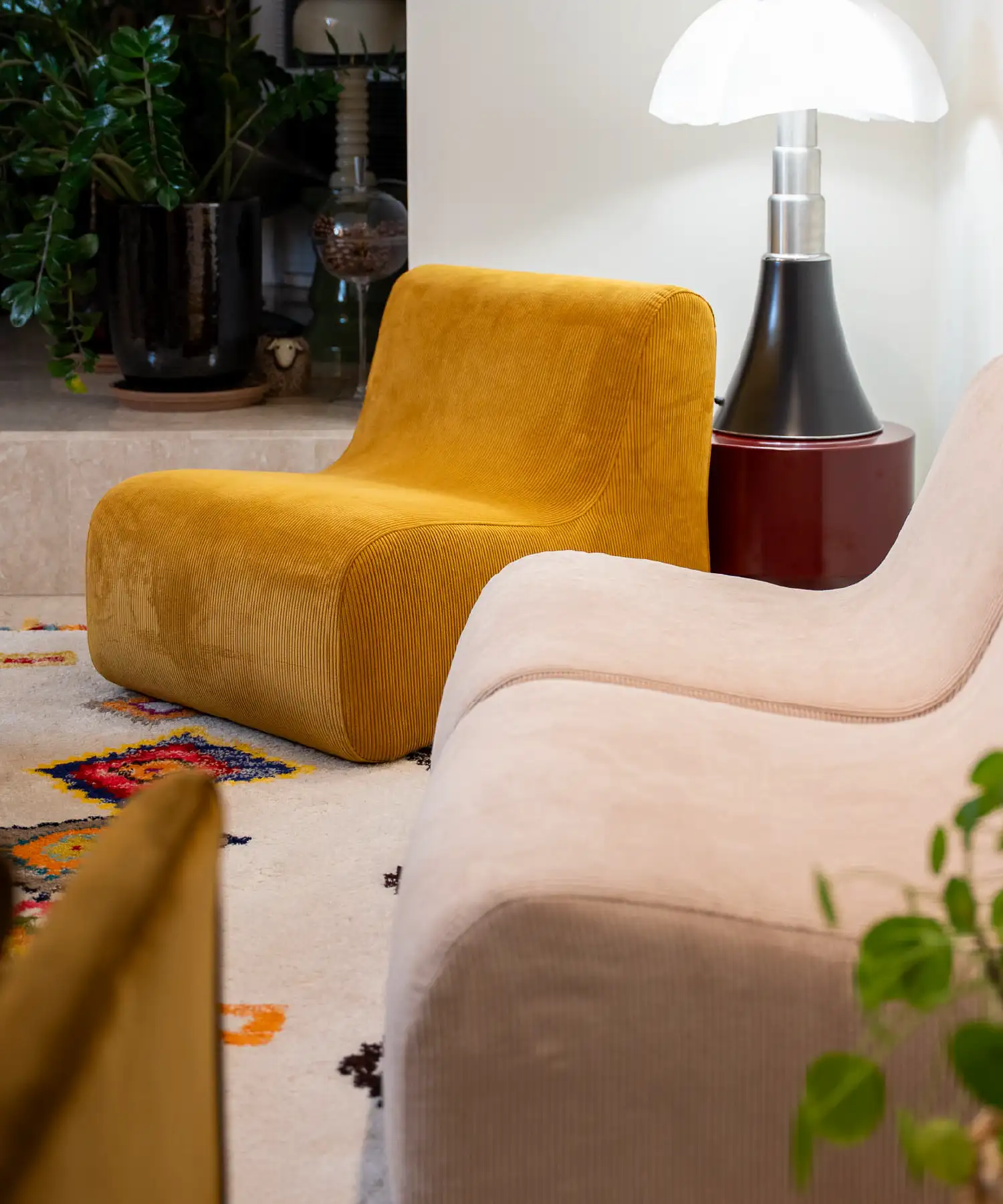 Chauffeuse Pop en velours côtelé - beige - Maison Jeudi | Manoir Plume