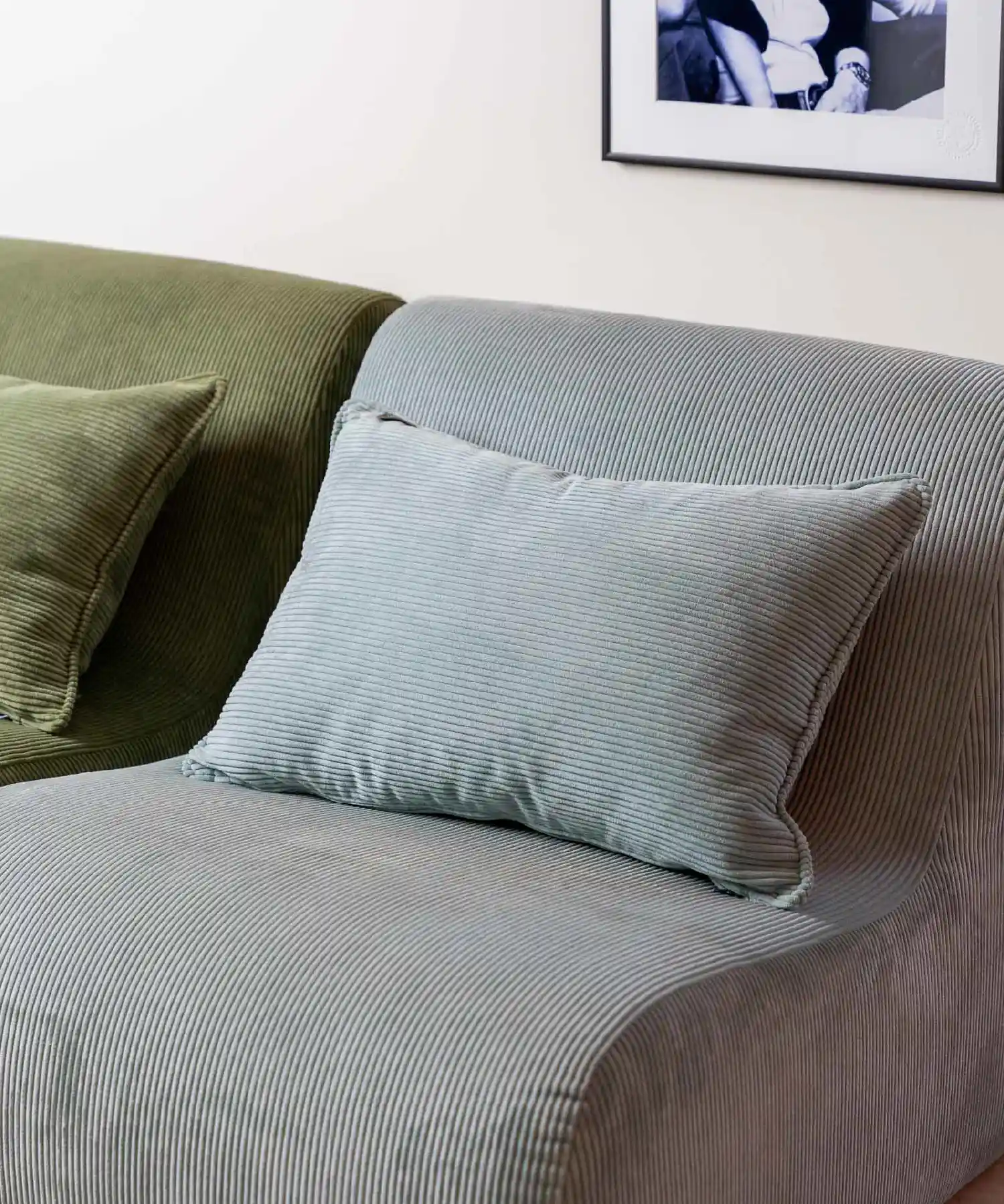 Chauffeuse Pop en velours côtelé - bleu ciel - Maison Jeudi | Manoir Plume