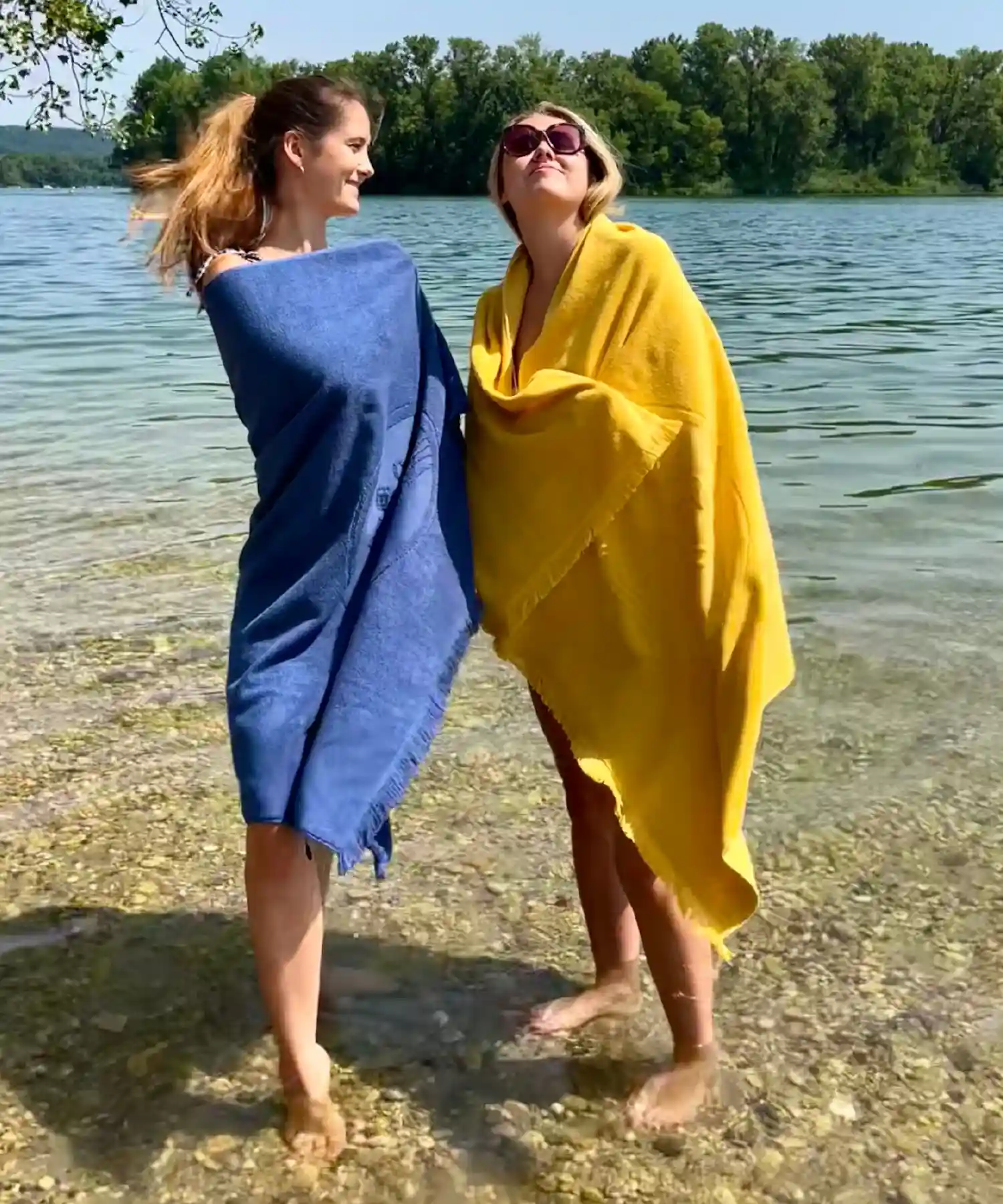 Serviette de plage en coton bio double-face - outremer - Atelier Dune | Manoir Plume