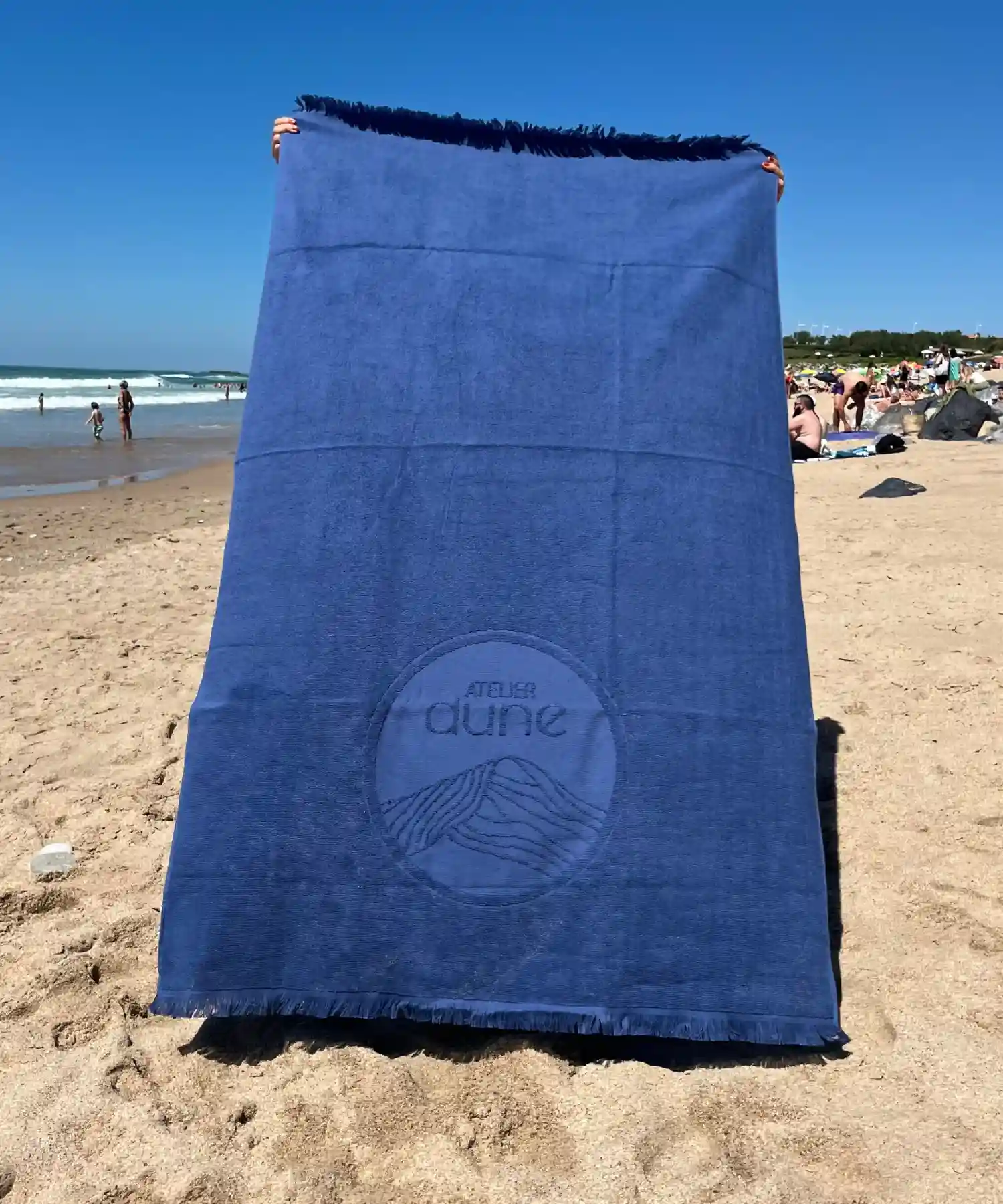 Serviette de plage en coton bio double-face - outremer - Atelier Dune | Manoir Plume