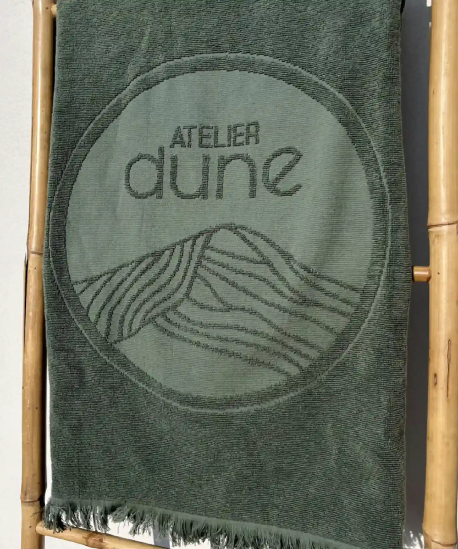 Serviette de plage en coton bio double-face - sauge - Atelier Dune | Manoir Plume