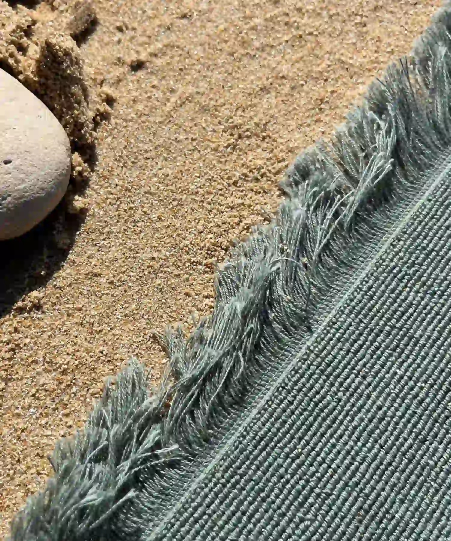 Serviette de plage en coton bio double-face - sauge - Atelier Dune | Manoir Plume