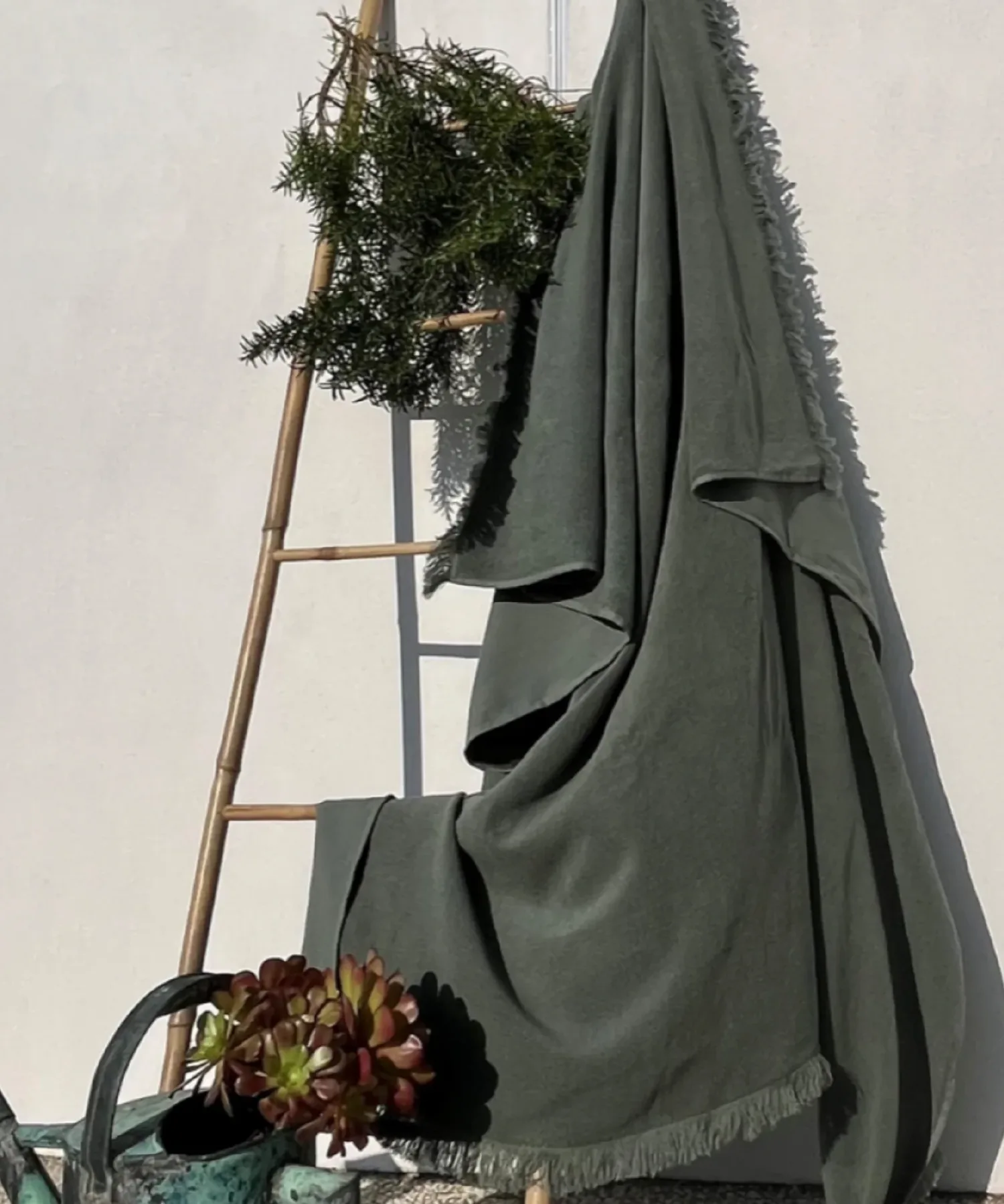 Serviette de plage familiale en coton bio double-face - sauge - Atelier Dune | Manoir Plume