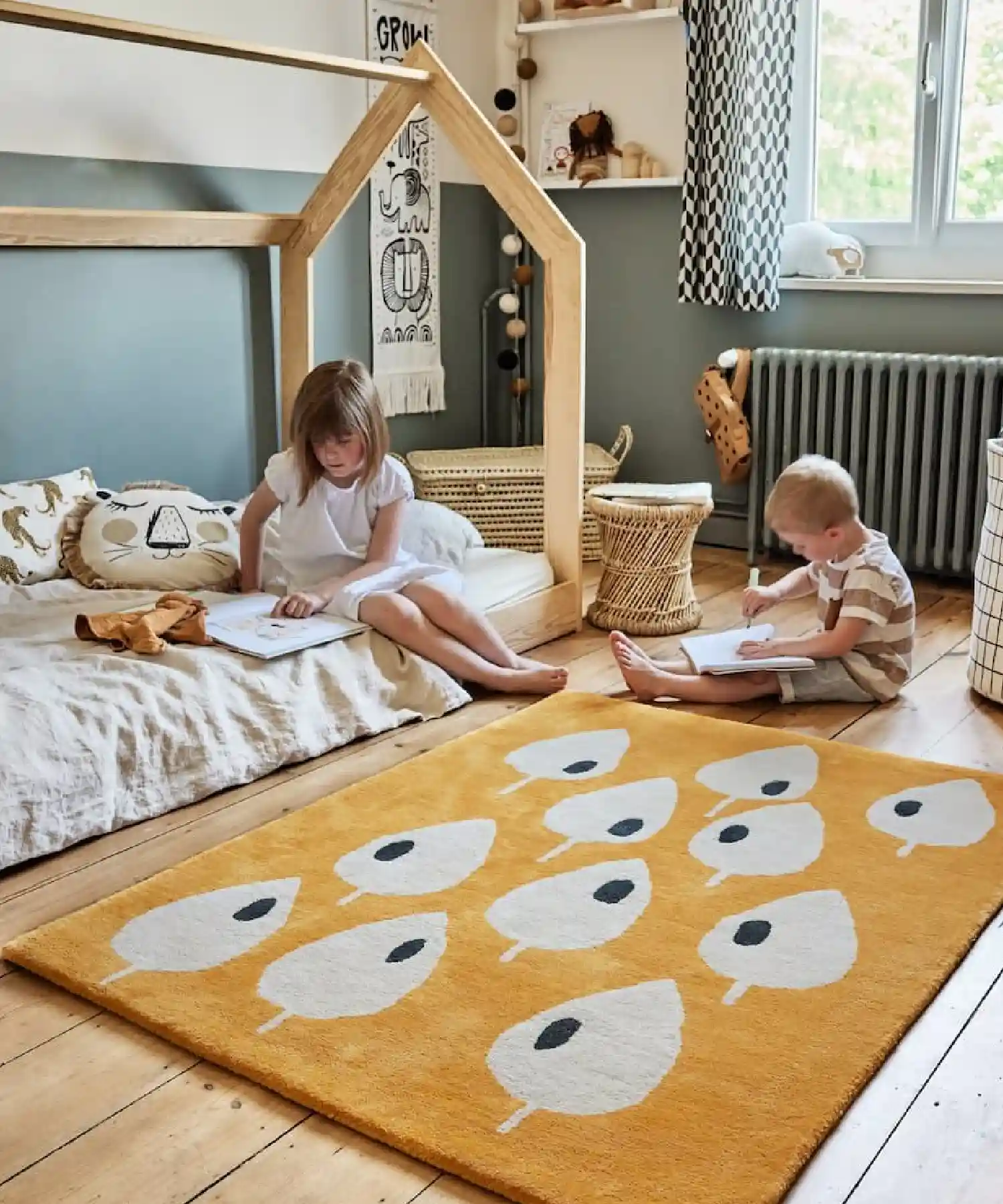 Tapis enfant en coton bio Forêt - abricot - Bleuu Studio | Manoir Plume