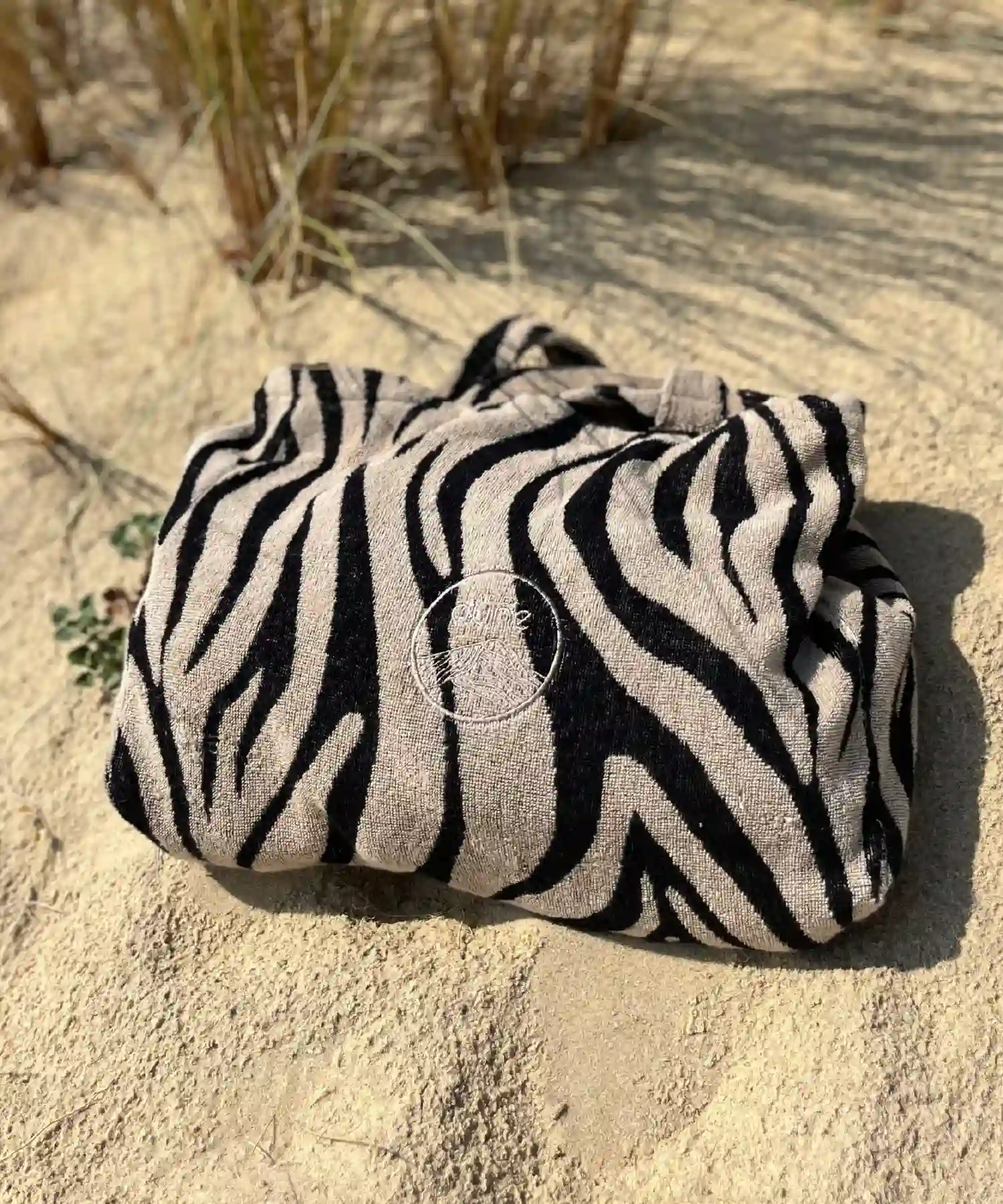 Totebag en éponge bouclette en coton bio M - zèbre - Atelier Dune | Manoir Plume