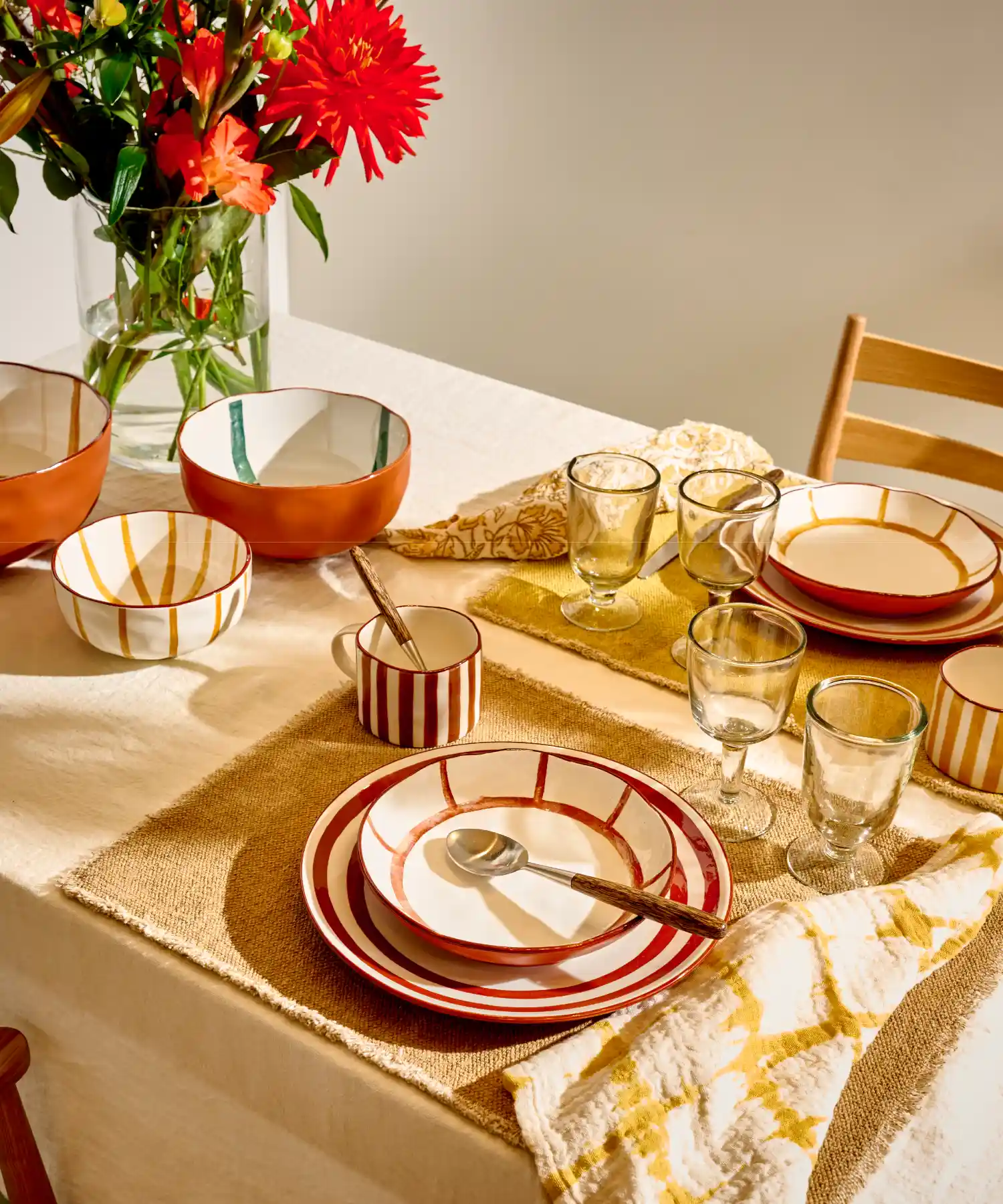 Assiette creuse en porcelaine Mykonos - rouille - Pomax | Manoir Plume