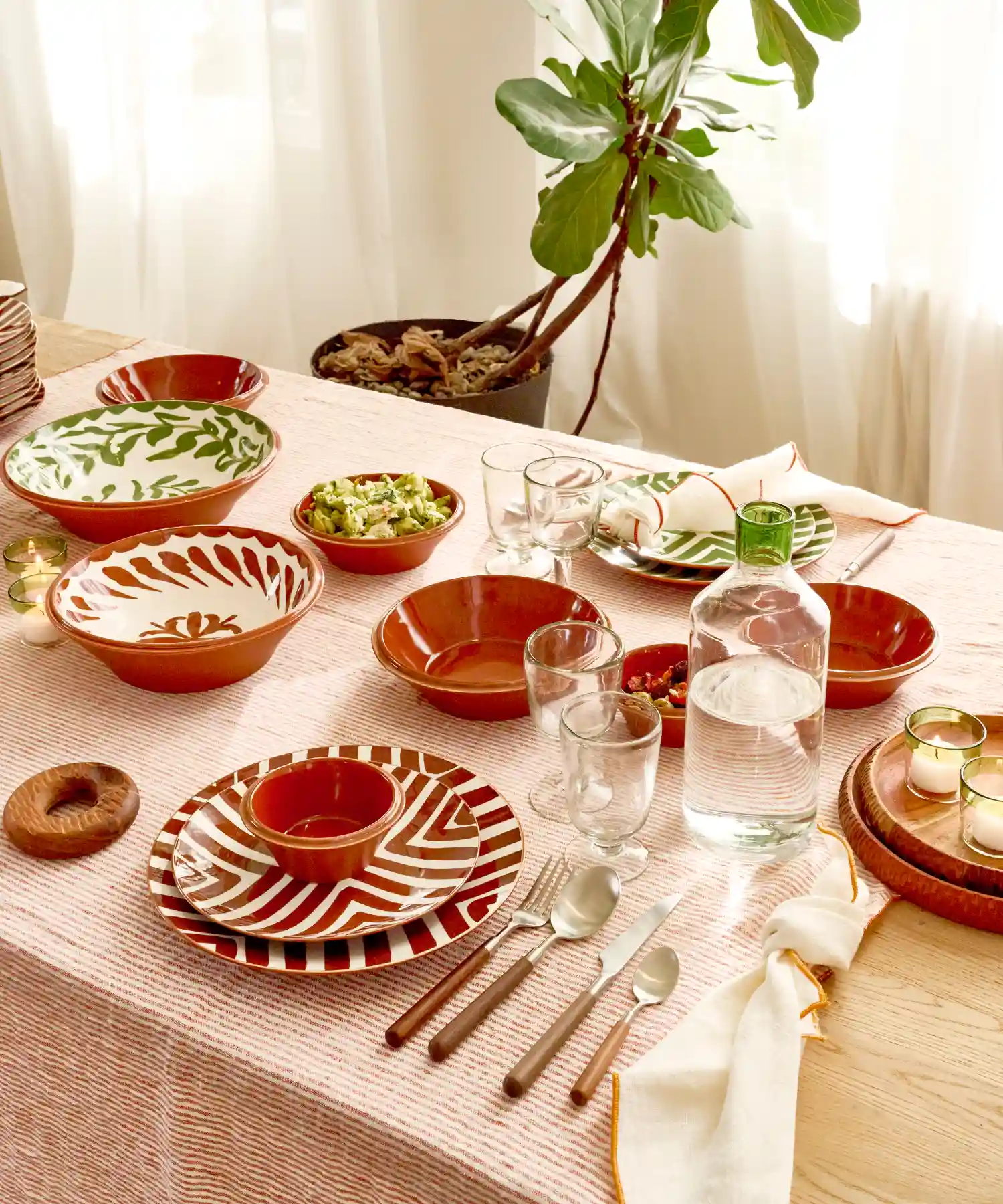 Assiette plate en porcelaine Amuse - vert - Pomax | Manoir Plume