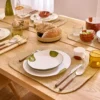 Assiette plate en porcelaine Labo - vert - Pomax | Manoir Plume