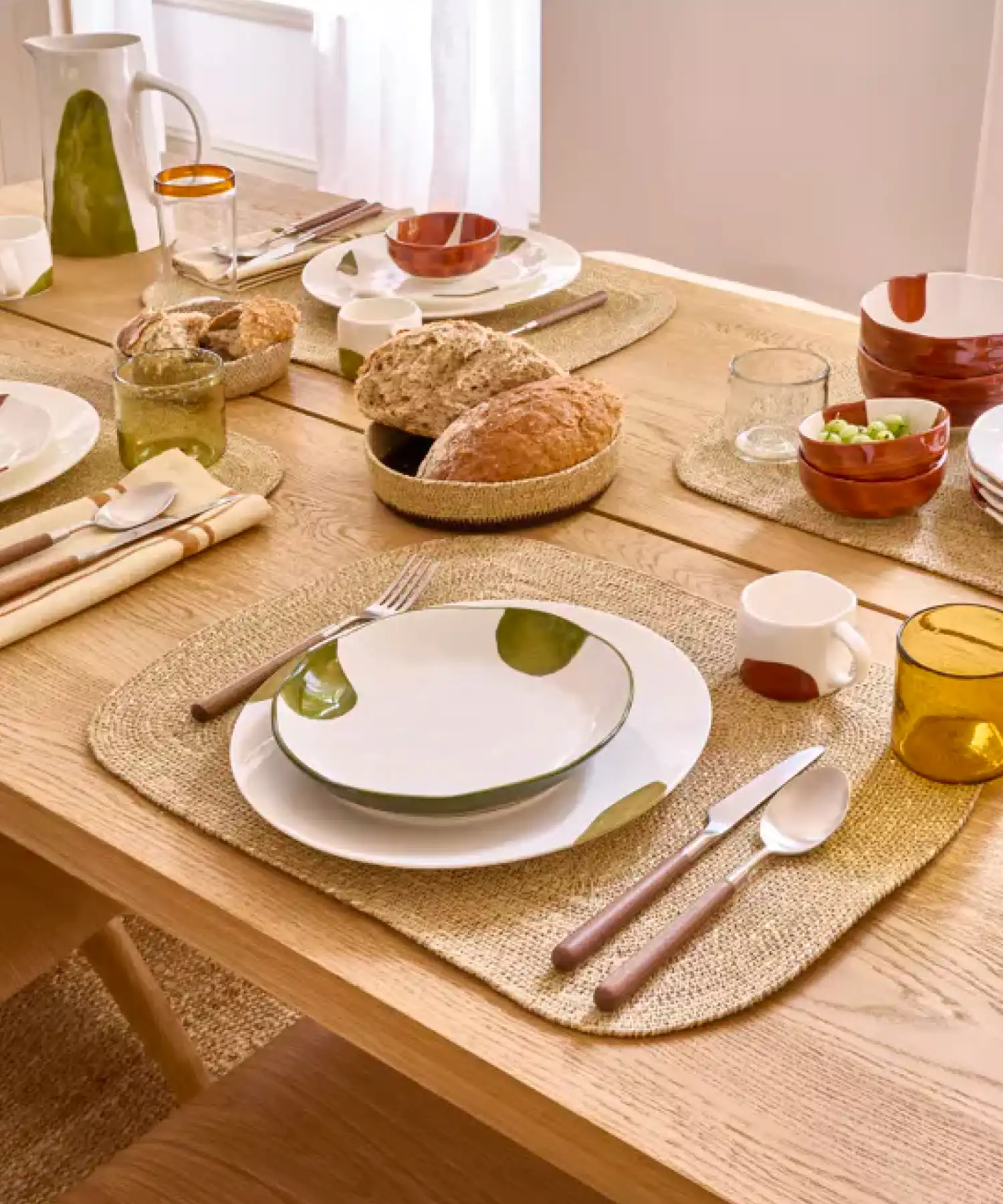 Assiette plate en porcelaine Labo - vert - Pomax | Manoir Plume