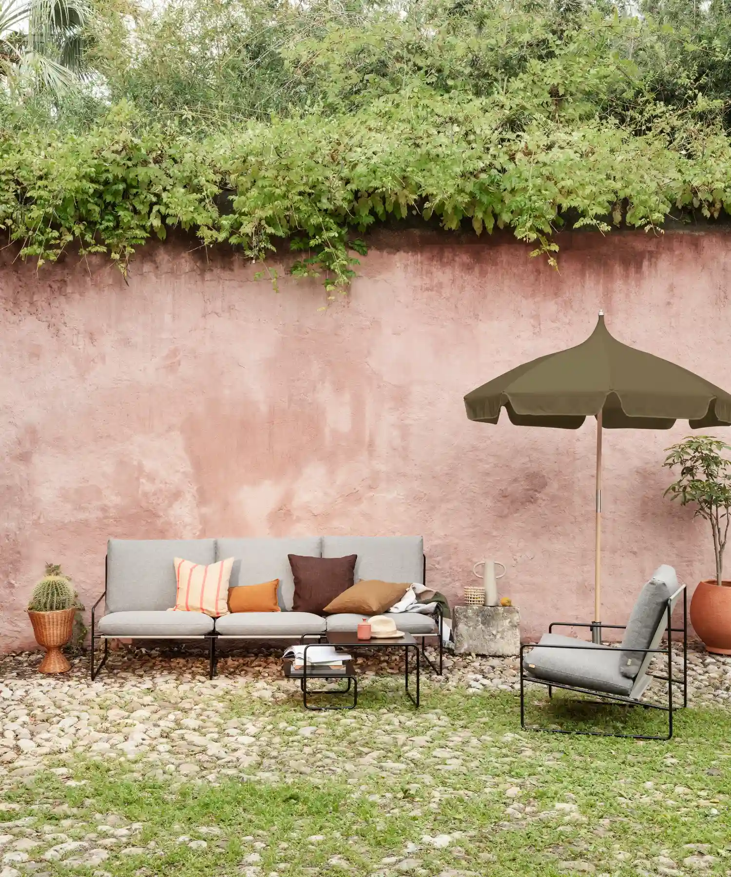 Parasol en bois Lull - olive - Ferm Living | Manoir Plume