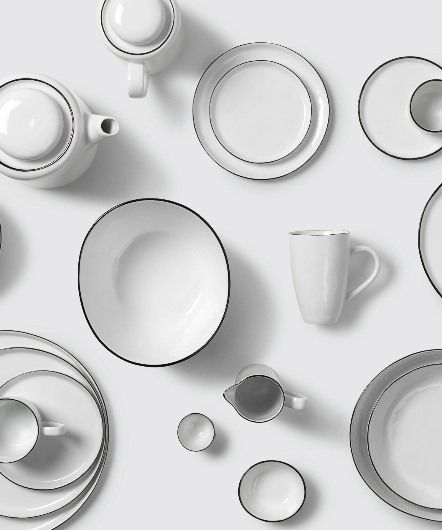 Plat à service ovale en porcelaine émaillée Salt 26,5 x 38,5 cm - blanc - Broste Copenhagen | Manoir Plume