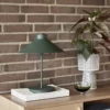 Lampe à poser en métal Shape - vert - Hübsch | Manoir Plume